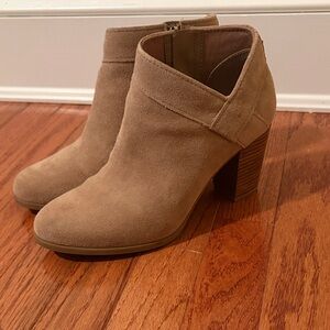 Kookaburra by UGG Tan Suede Ankle Boots